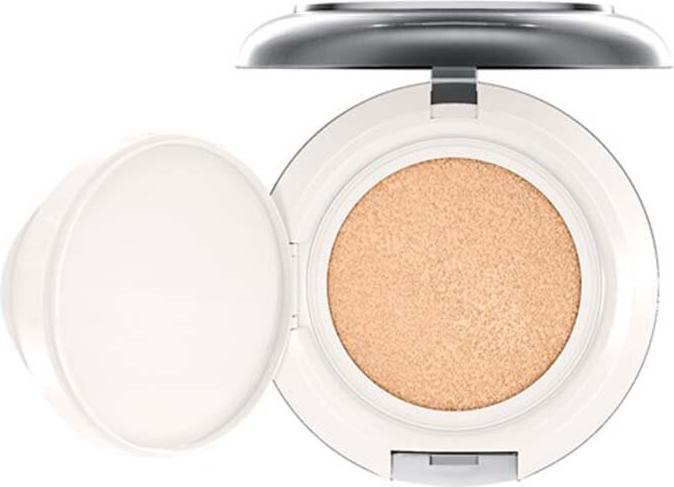 Actual product image MAC Cosmetics Lightful C Compact Foundation Light SPF 50 12g