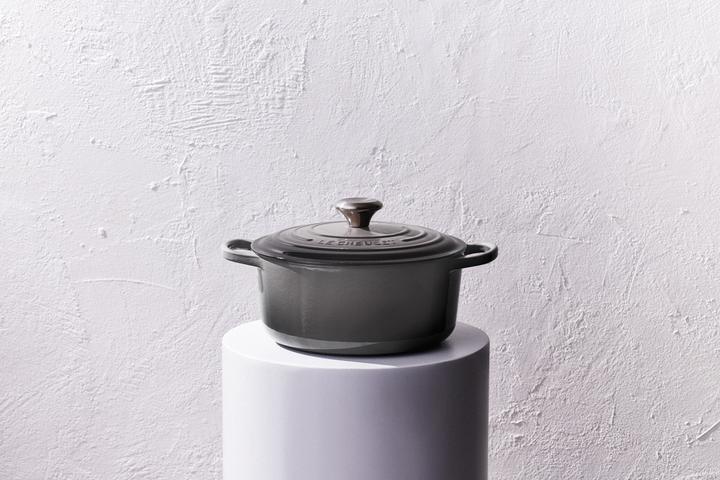 Produktbild Le Creuset Bräter Signature (24 cm, Bräter + Schmortopf, Gusseisen, Emaille)