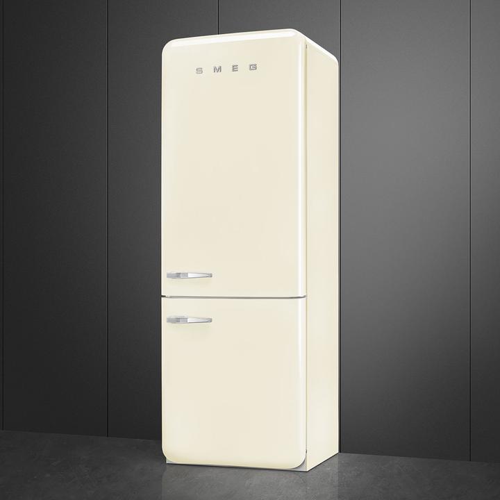 Actual product image Smeg Retro Style FAB38RCR6 (481 l)
