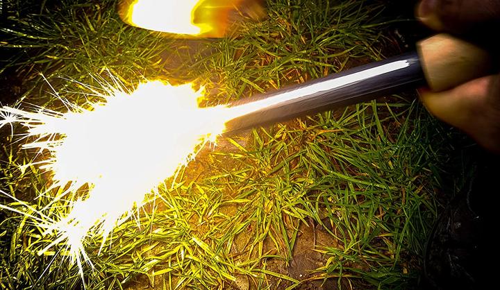 Produktbild Outdoor Ninja Feuerstahl inkl. Multifunktionskratzer
