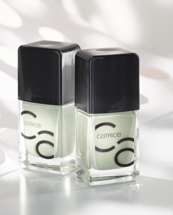 Actual product image Catrice ICONAILS Gel Lacquer (124 Believe In Jade, Gel-Effect Nail Polish)