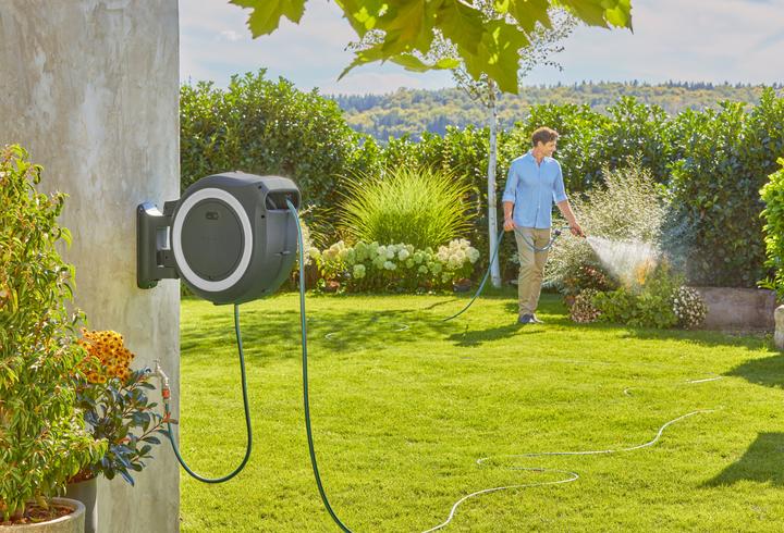 Actual product image Gardena PowerRoll XL 18V white 35 m cordless wall-mounted hose box (35 m)