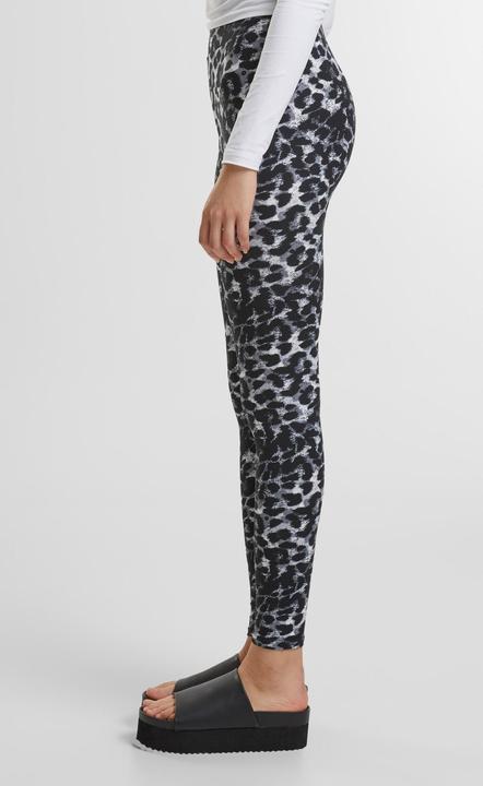 Actual product image Urban Classics Ladies Soft AOP Leggings (4XL)
