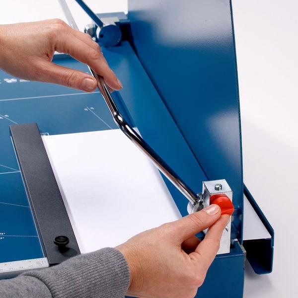 Image du produit Dahle Machine de découpe 517 550mm Pression manuelle verrouillable (35 feuilles, A3)