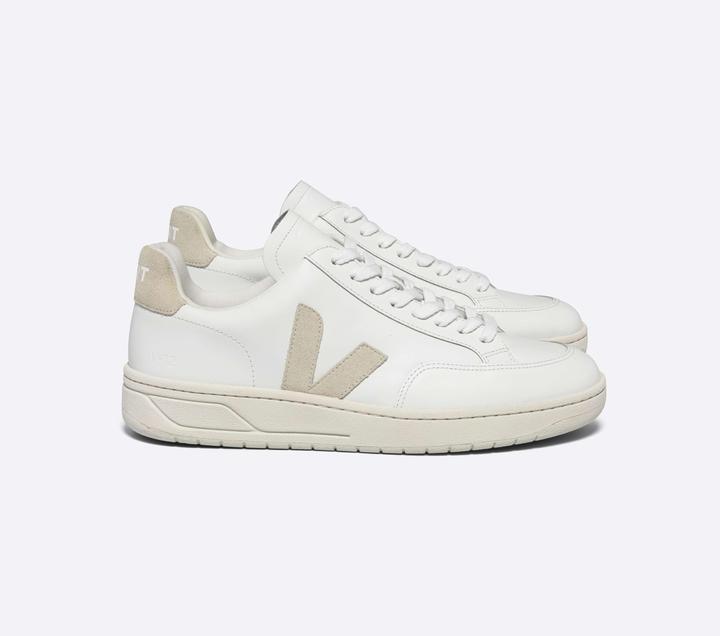 Actual product image Veja V-12 (40)
