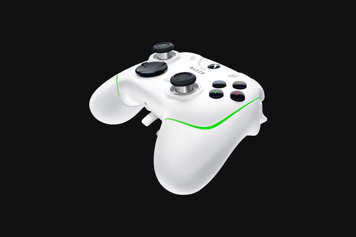 Actual product image Razer Wolverine V2 Chroma (PC, Xbox One X, Xbox Series X, Xbox One S, Xbox Series S)