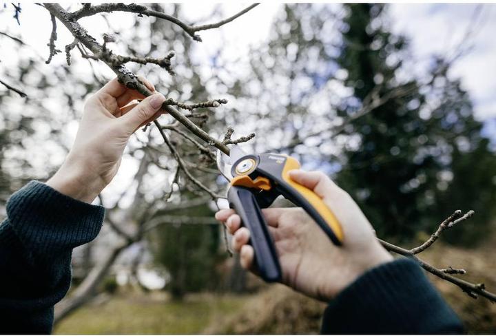 Produktbild Fiskars M P921 Astschere Bypass /Orange