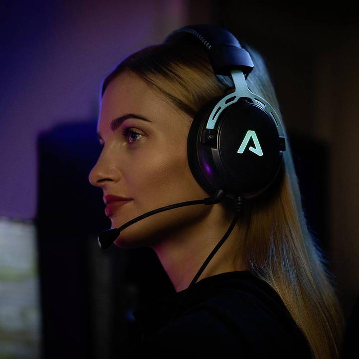 Actual product image Lamax LMXHDE1 headphones/headset Wired Head-band Gaming Black (Cable)