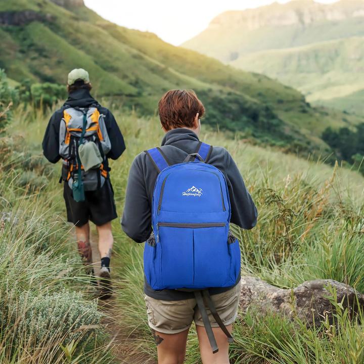 Actual product image Intirilife Foldable Backpack in Azure (36 l)
