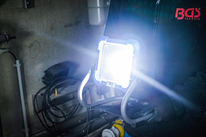 Actual product image BGS Cordless LED Work Lamp | foldable | 18 V | without rechargeable Battery (2000 lm)