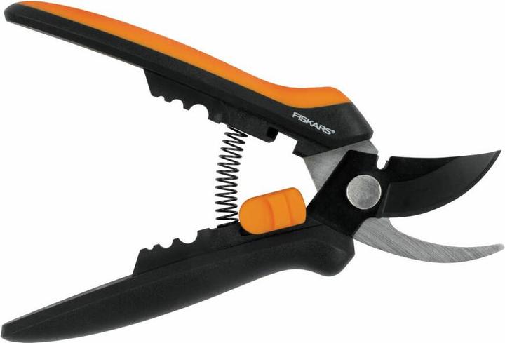 Actual product image Fiskars P32 pruning shears bypass