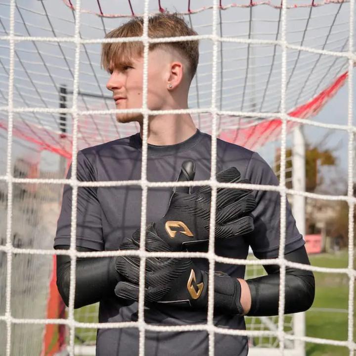Produktbild Catch & Keep Fussballhandschuhe Invictus Black Gold Gr. 7 Torwart Goalie Handschuhe (7)