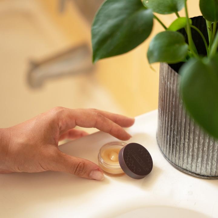 Image du produit Burt's Bees Traitement intensif de nuit pour les lèvres (Beurre)