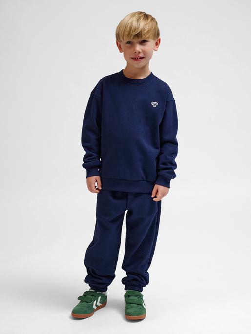 Actual product image hummel Hmljr Loose Crewneck Bee (46, 47, 48, 49, 50, 51, 52)