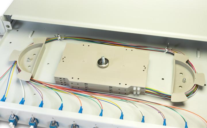 Immagine prodotto Lightwin Scatola di giunzione per fibre, 12 fibre, 6x monomodali DLC, 9/125µm OS2 G657.A1 (Scatola di giunzione)
