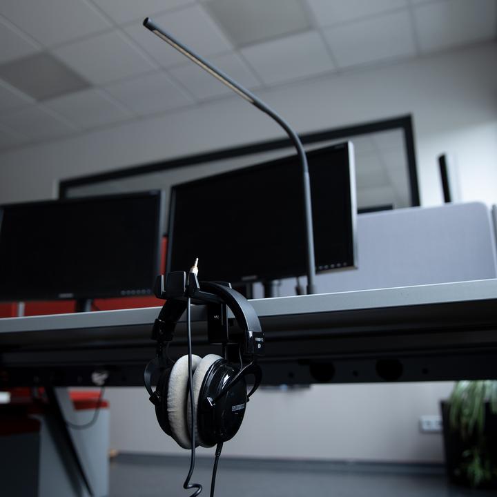 Actual product image Gravity HPHTC 01 Headphone holder
