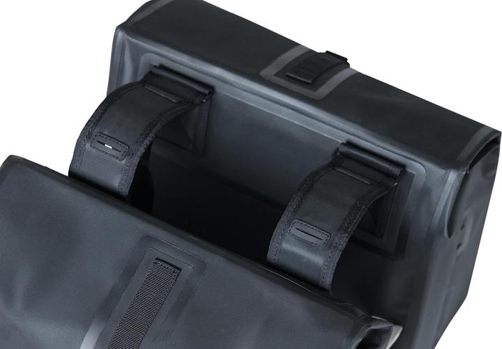 Produktbild Basil Urban Dry Double (50 l, Gepäckträgertasche)
