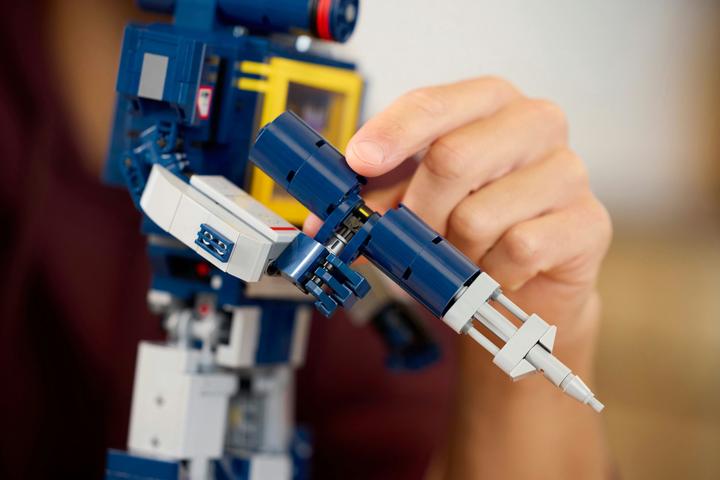 Actual product image LEGO 10358 Confidential (10358, LEGO Icons)