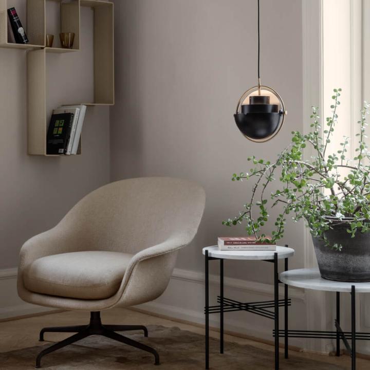 Actual product image Gubi Multi-Lite pendant light S brass/black (E14, 470 lm)