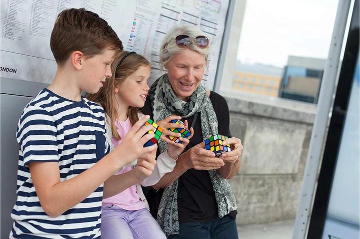 Actual product image Thinkfun Rubik's Cube (3 x 3)