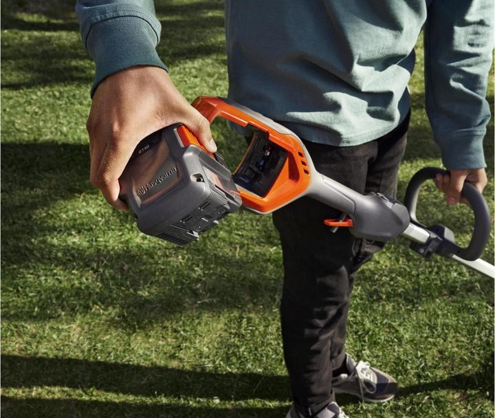 Actual product image Husqvarna 215iL (Trim line)