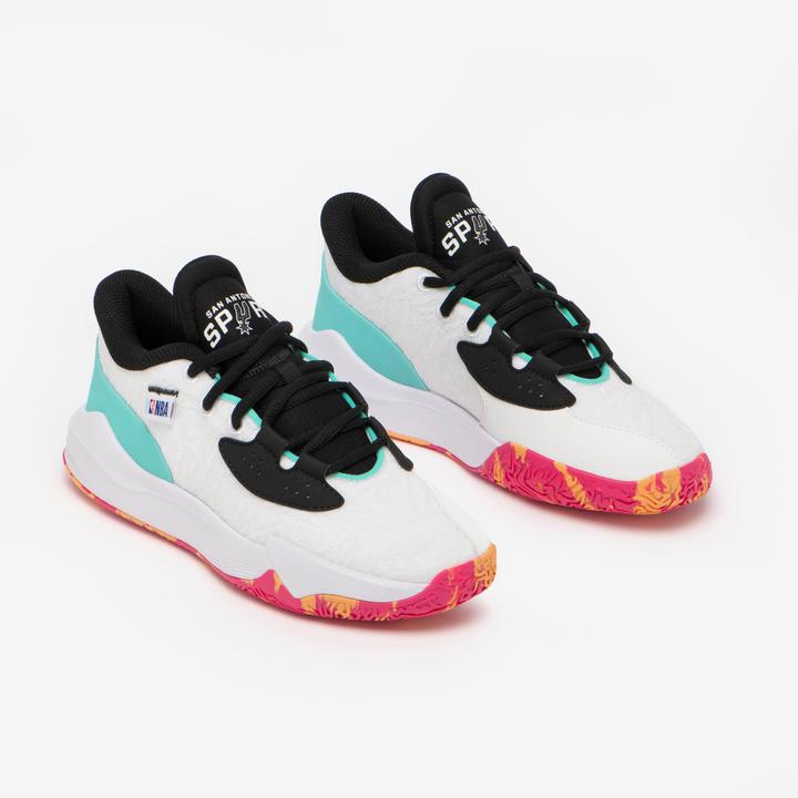 Actual product image Tarmak Kinder Basketball Schuhe NBA Spurs - Fast 900 Low-1 schwarz/weiss (38)
