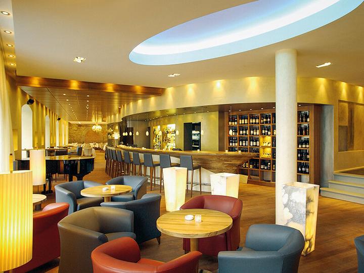Image du produit Smartbox Anniversaire de luxe : 2 jours en Suisse en hôtel 4* ou 5* avec souper gastronomique (2 pers.)
