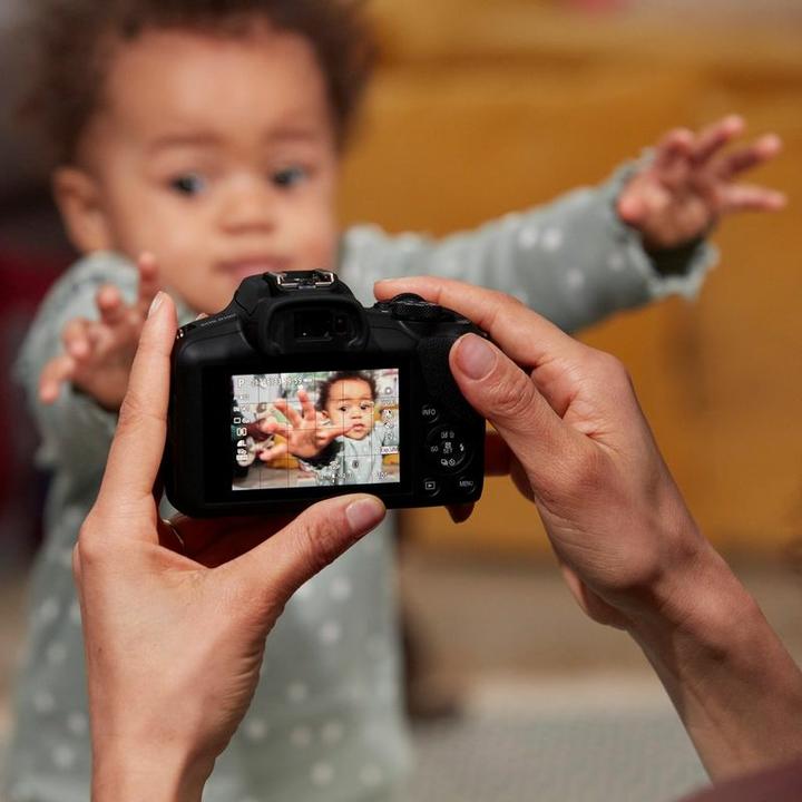 Actual product image Canon R100 (18 - 45 mm, 24 Mpx, APS-C / DX)