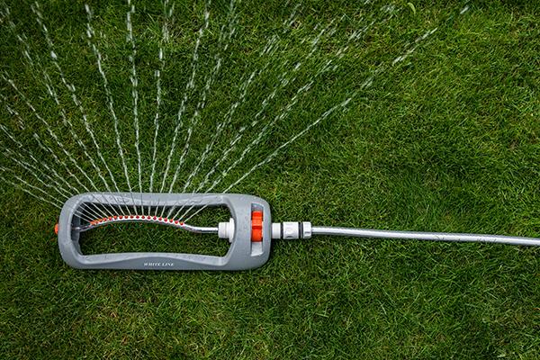 Actual product image Bradas WL-Z24 oscillating sprinkler, swing sprinkler White line, maximum irrigation area 334 m², g (Square sprinkler)