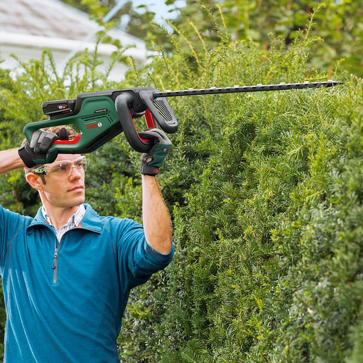 Productafbeelding Bosch Home & Garden UniversalHedgeCut 18-50 Kit (Draadloze heggenschaar)