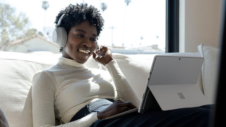 Produktbild Microsoft Surface Pro Signature Keyboard mit Slim Pen 2 (CH, Microsoft Surface Pro X, Microsoft Surface Pro 8, Microsoft Surface Pro 9)