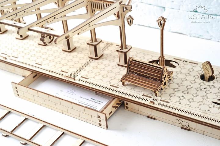 Produktbild Ugears Bahnsteig 196 Teile