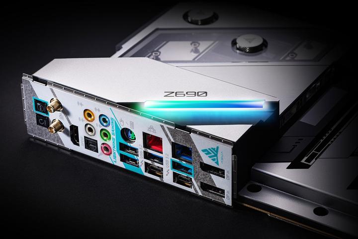 Image du produit AsRock Z690 Aqua OC (LGA 1700, Intel Z690 (DDR5), E-ATX)