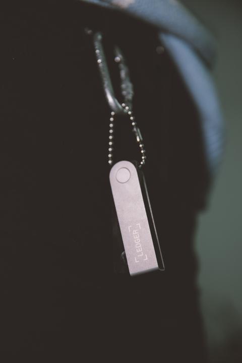 Image du produit Ledger Nano X - Noir onyx (Bitcoin, Lithécoïne, Ubiq, Bitcoin cash, Komodo, Zcash, Ethereum Classic, éther, Vertcoin, Stellaire, Neo, Se dépêcher)