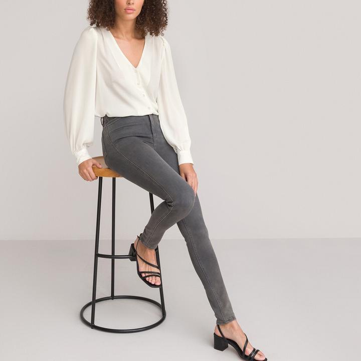 Produktbild La Redoute Collections Langärmelige Bluse mit V-Ausschnitt (36)