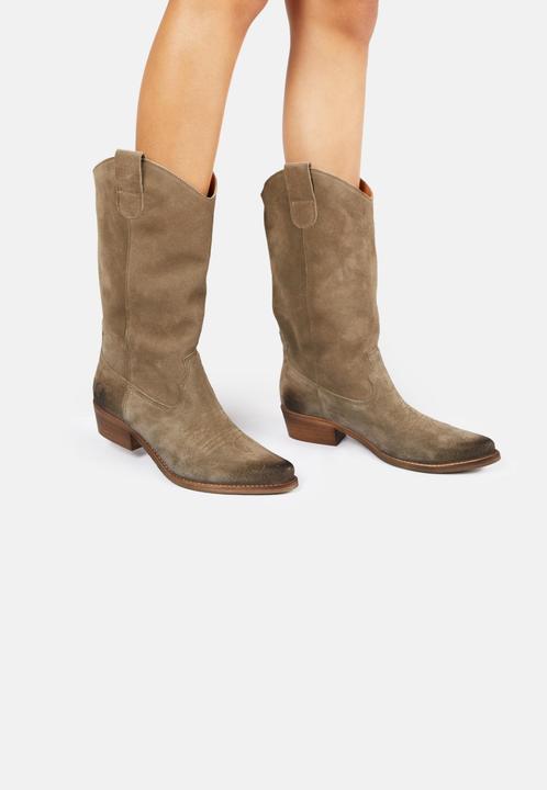 Actual product image Felmini GERBERA 7962 is a remarkable mid-calf cowboy boot with rustic charm and rugged style. (39)