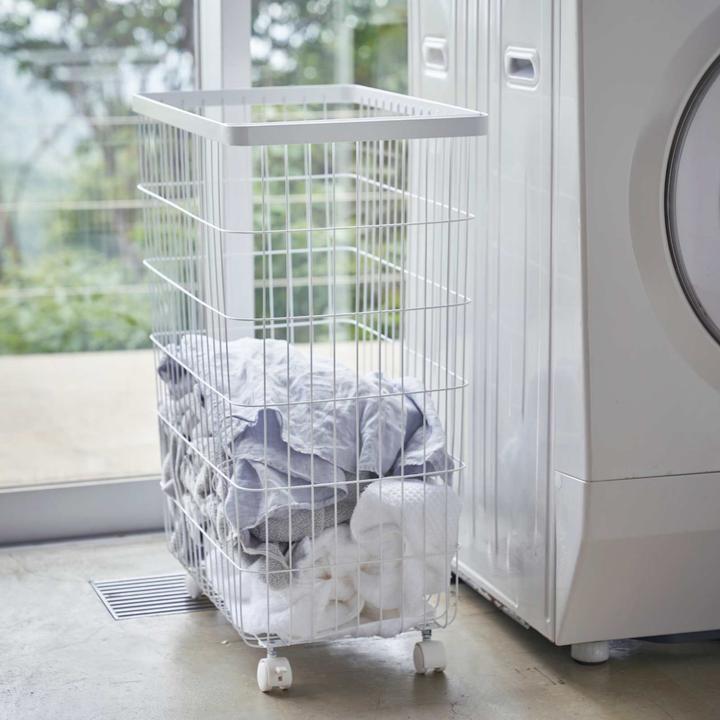 Actual product image Yamazaki laundry basket on wheels - Tower - White (4776) (72 l)