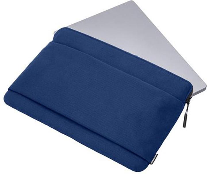 Actual product image Incase Go (16", Apple)