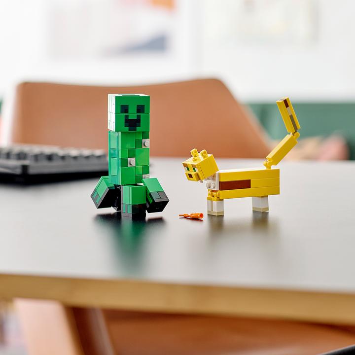 Actual product image LEGO BigFig Creeper and Ocelot (21156, LEGO Minecraft)