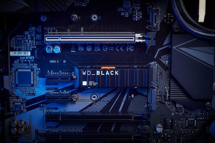 Produktbild WD Black SN850X mit Heatsink (1000 GB, M.2 2280)
