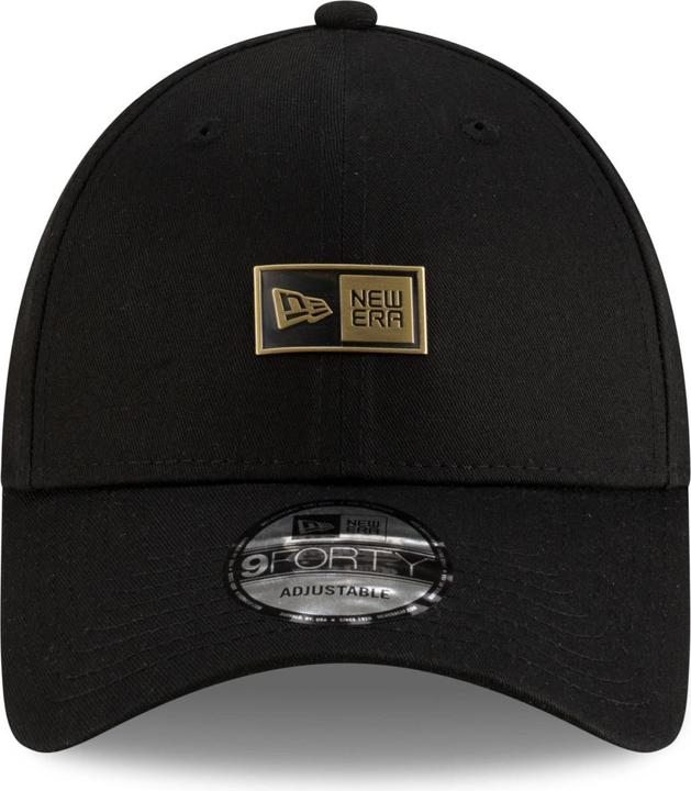 Actual product image New Era 9Forty Strapback Cap - METAL BADGE schwarz