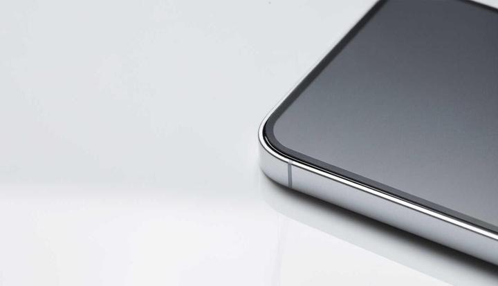 Actual product image Moshi iVisor AG for iPhone 13 - Black (Clear/Matte) (1 Piece, Apple iPhone 13)