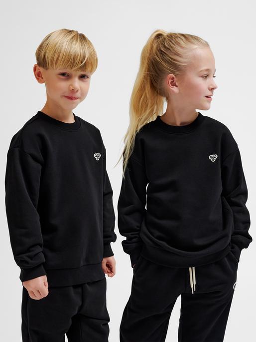 Actual product image hummel Hmljr Loose Crewneck Bee (10, 11, 12, 13, 14, 15, 16)