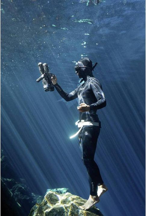 Actual product image Waydoo SUBNADO underwater scooter handle holder grey