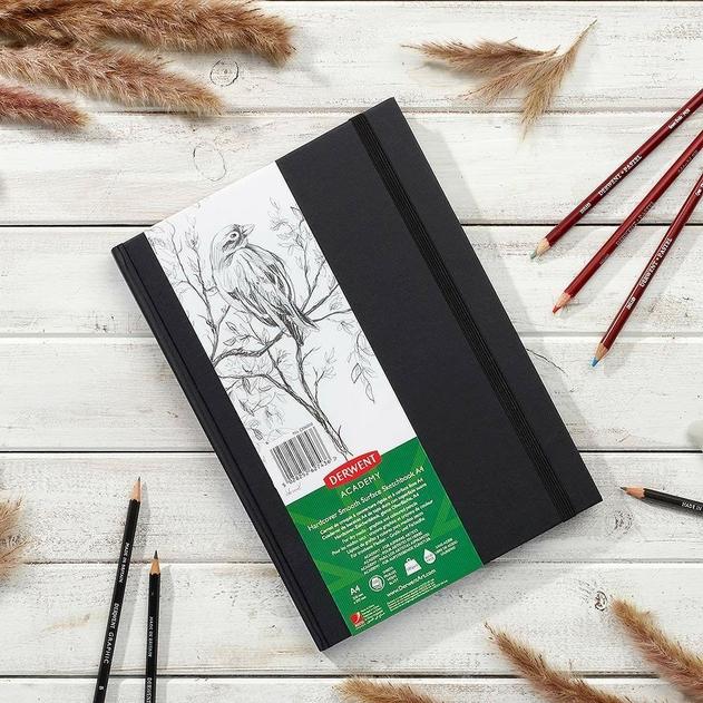 Actual product image Derwent Skizzenbuch (A4, Plain, Hardcover)