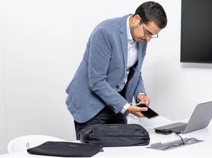 Actual product image Onit Notebook-Sleeve Pro 13-13.3 Schwarz (13.30")