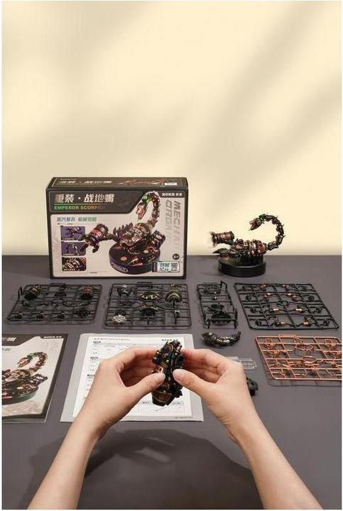 Actual product image Rokr 3D steampunk scorpion kit (123 pieces)