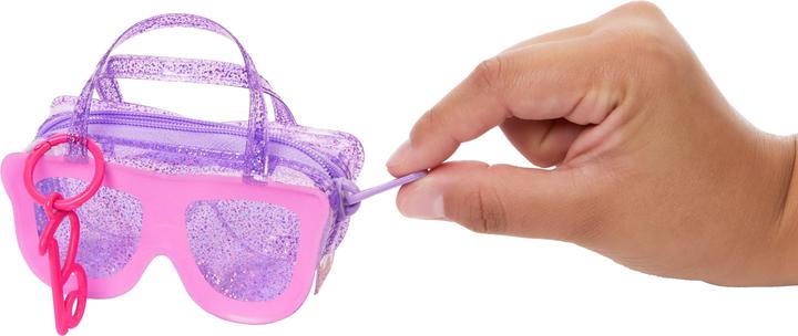 Produktbild Barbie Fashion Kleidung und Deluxe-Tasche mit Zubehör im Thekendisplay