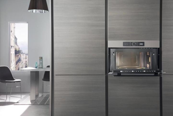 Actual product image Whirlpool AMW 730 SD Microwave Integrated Champagne