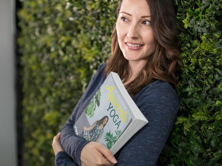 Produktbild Ayurveda-Yoga (Deutsch, Alina Hübecker, 2020)